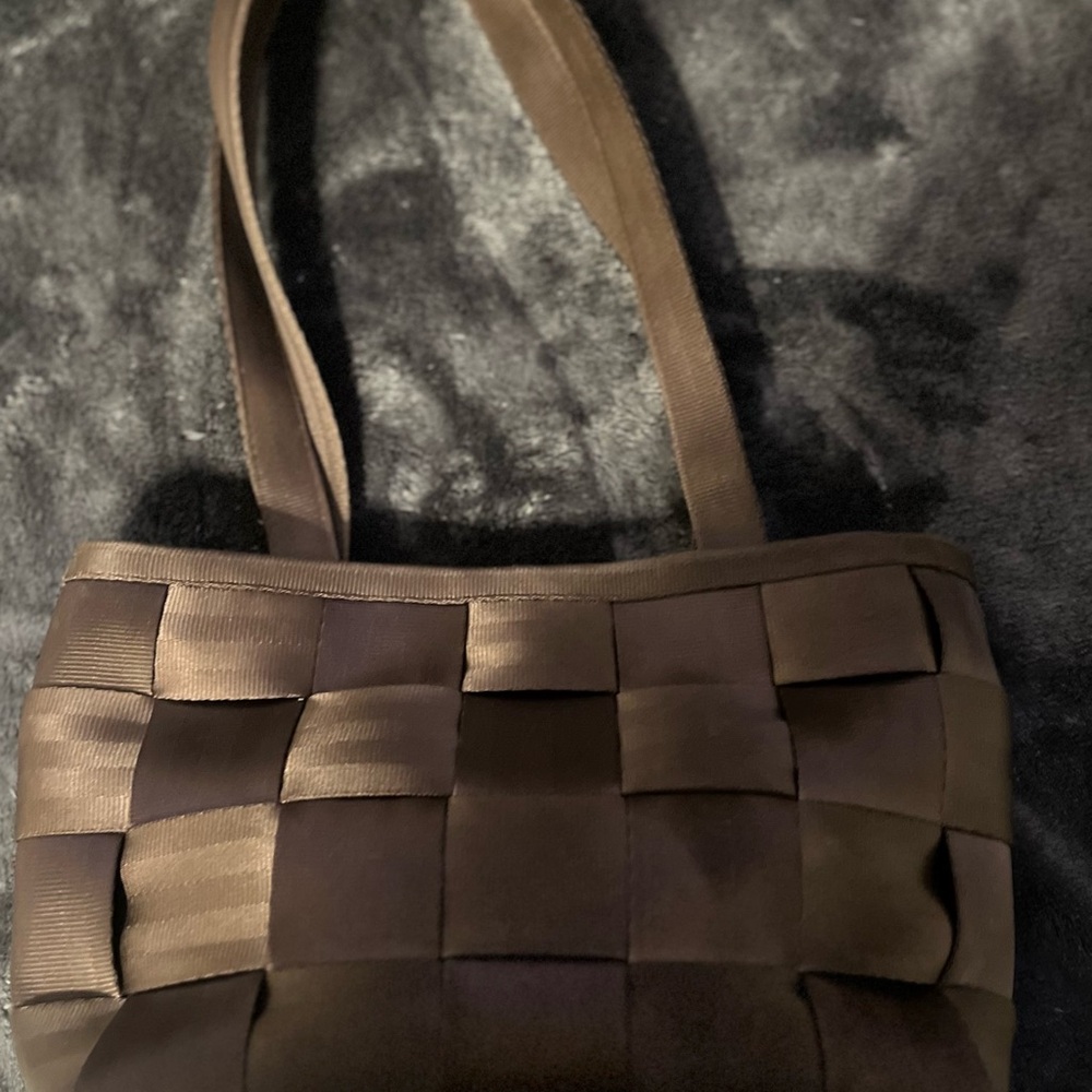 Harvey’s Seatbelt Bag Medium Sized Chocolate Woven Tote - Picture 10 of 15